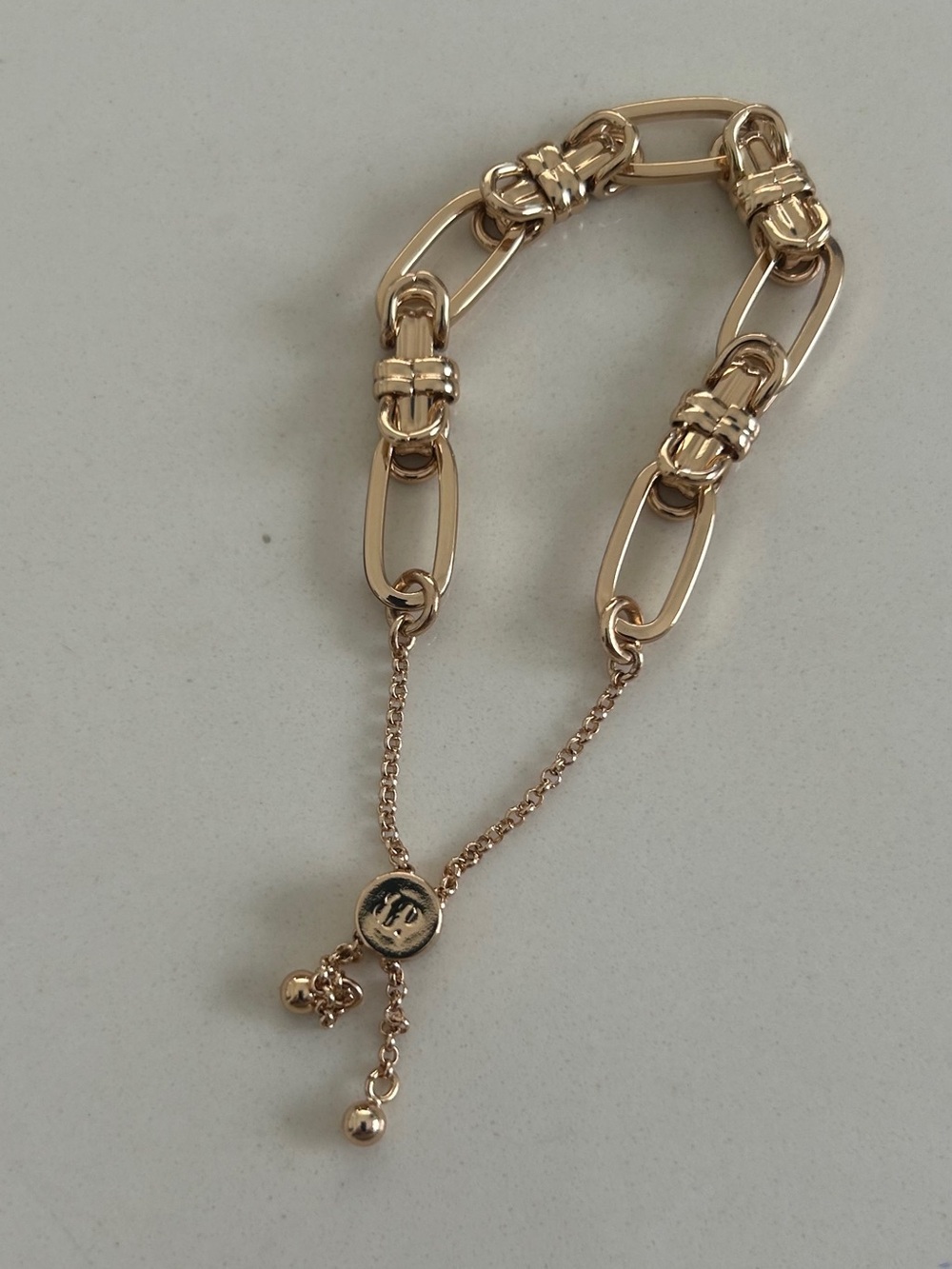 Bomb Party Gold Tone Link Bracelet with removable Cowboy Hat & Y’ALL Charm NEW - Picture 3 of 4